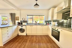 Kitchen- click for photo gallery